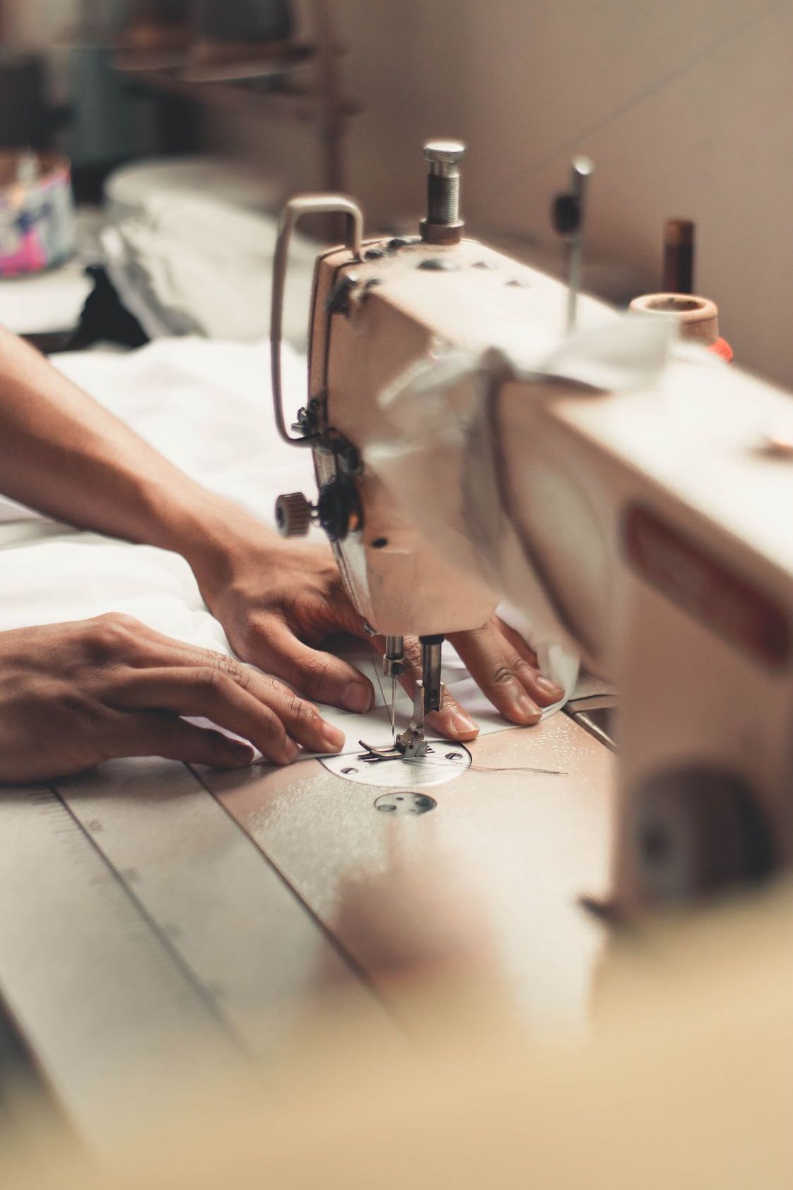Cours de couture en duo à Saint-Vincent-de-Boisset près de Roanne.