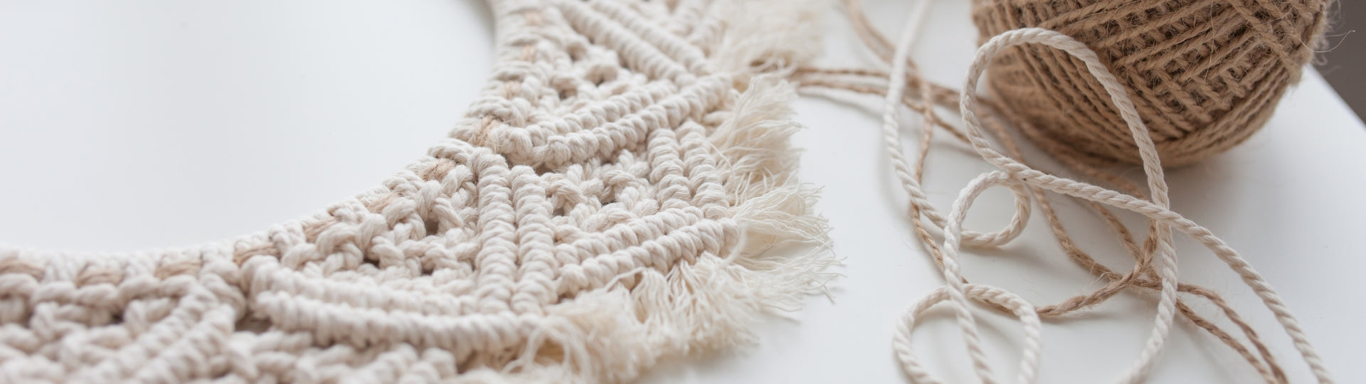 Cours de couture et de macramé  à Saint-Vincent-de-Boisset près de Roanne.
