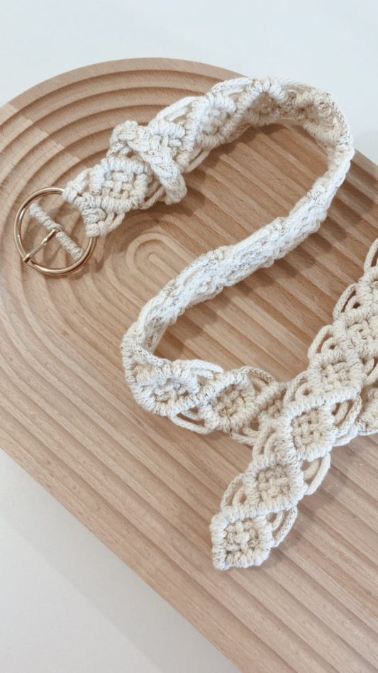 Cours de macramé en duo à Saint-Vincent-de-Boisset près de Roanne.